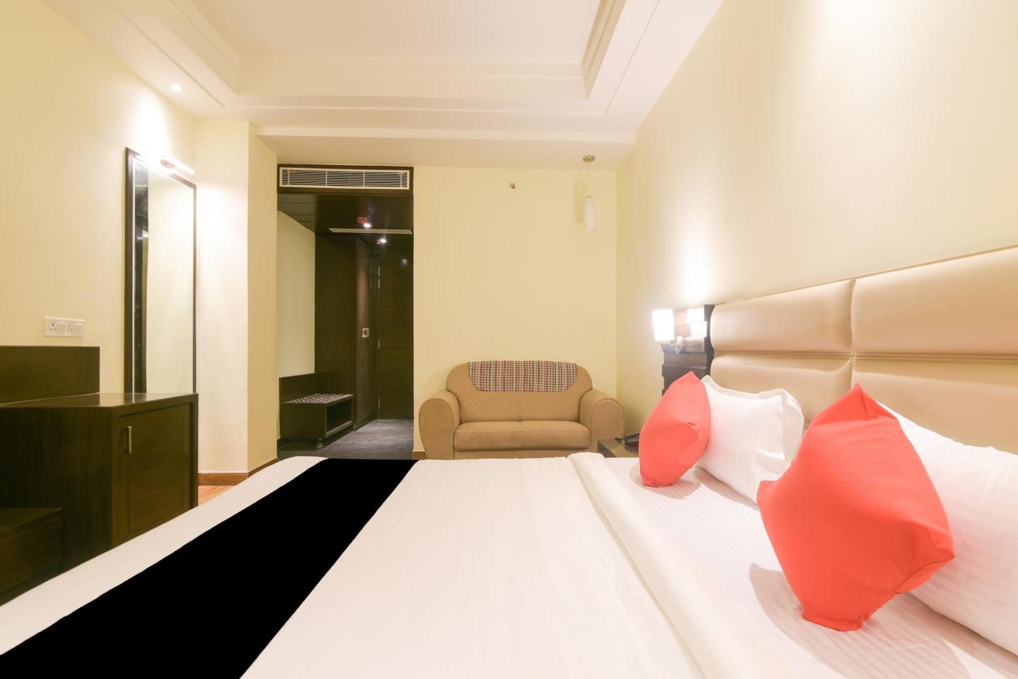 Collection O Starlight Hotel Kanpur Exterior photo
